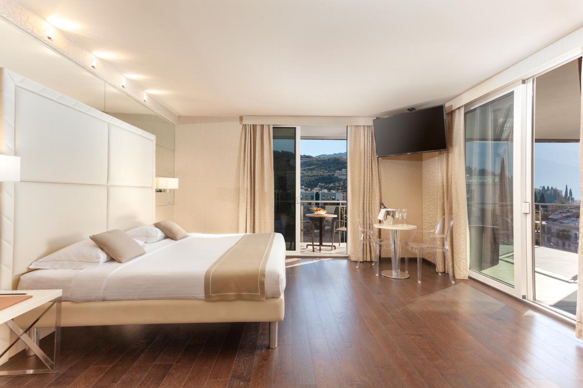Hotel Kristal Palace - Tonellihotels Riva del Garda Zimmer foto